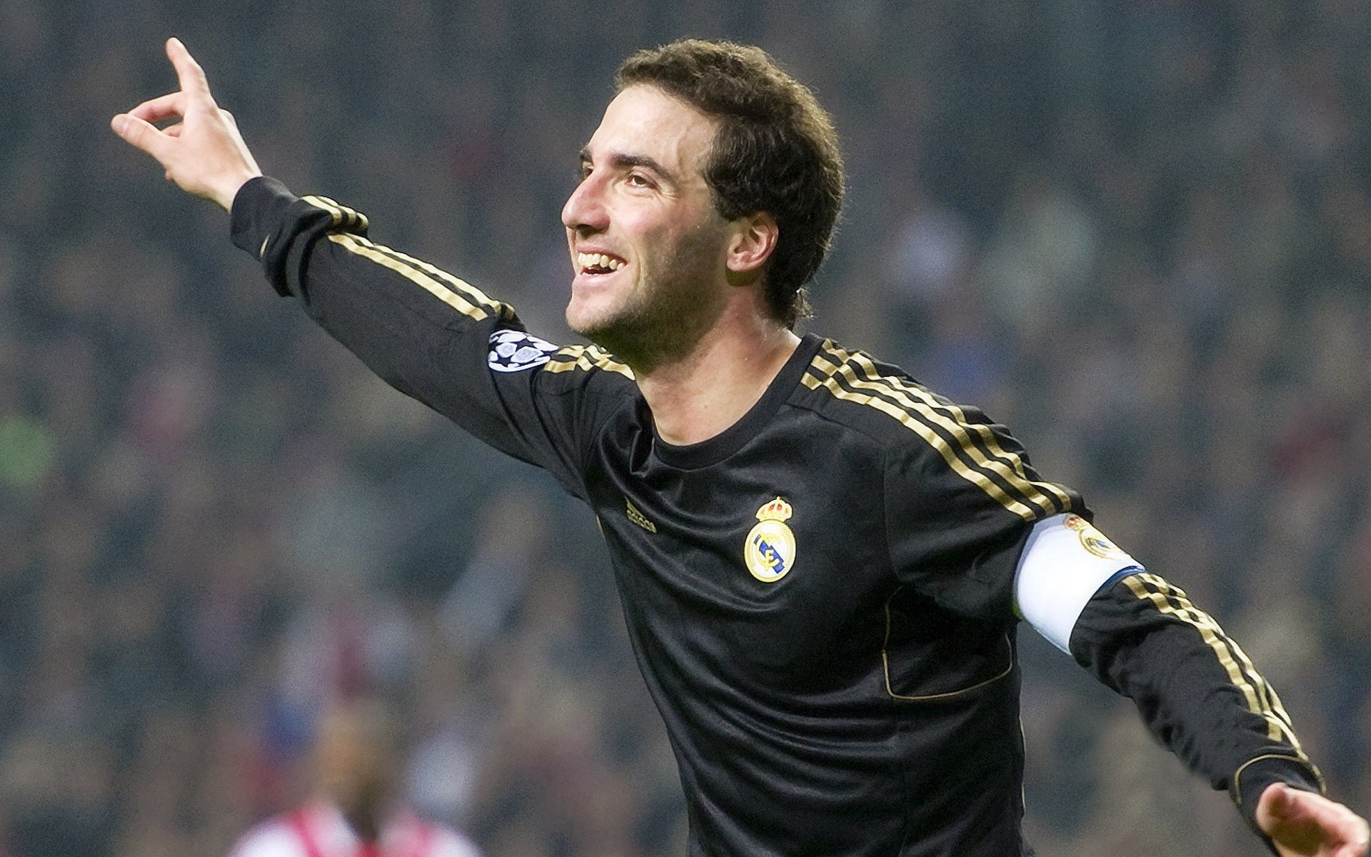 北京国际马拉松赛圆满落幕，埃塞俄比亚选手破赛会纪录夺冠