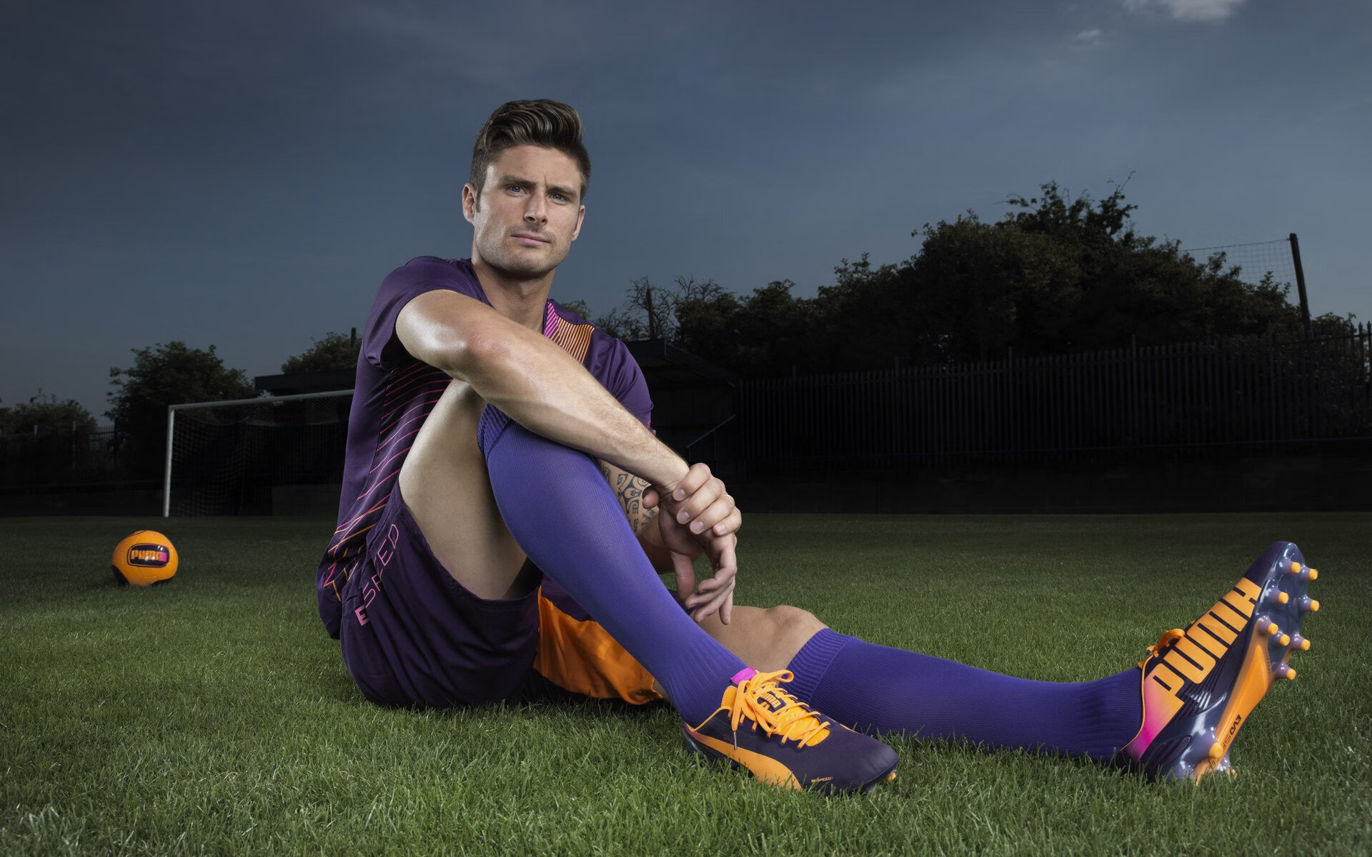 中国双人滑组合闪耀国际赛场 刷新赛季最佳成绩